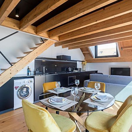 Downtown Duplex W/ Amazing Terrace By Lovelystay Porto Luaran gambar